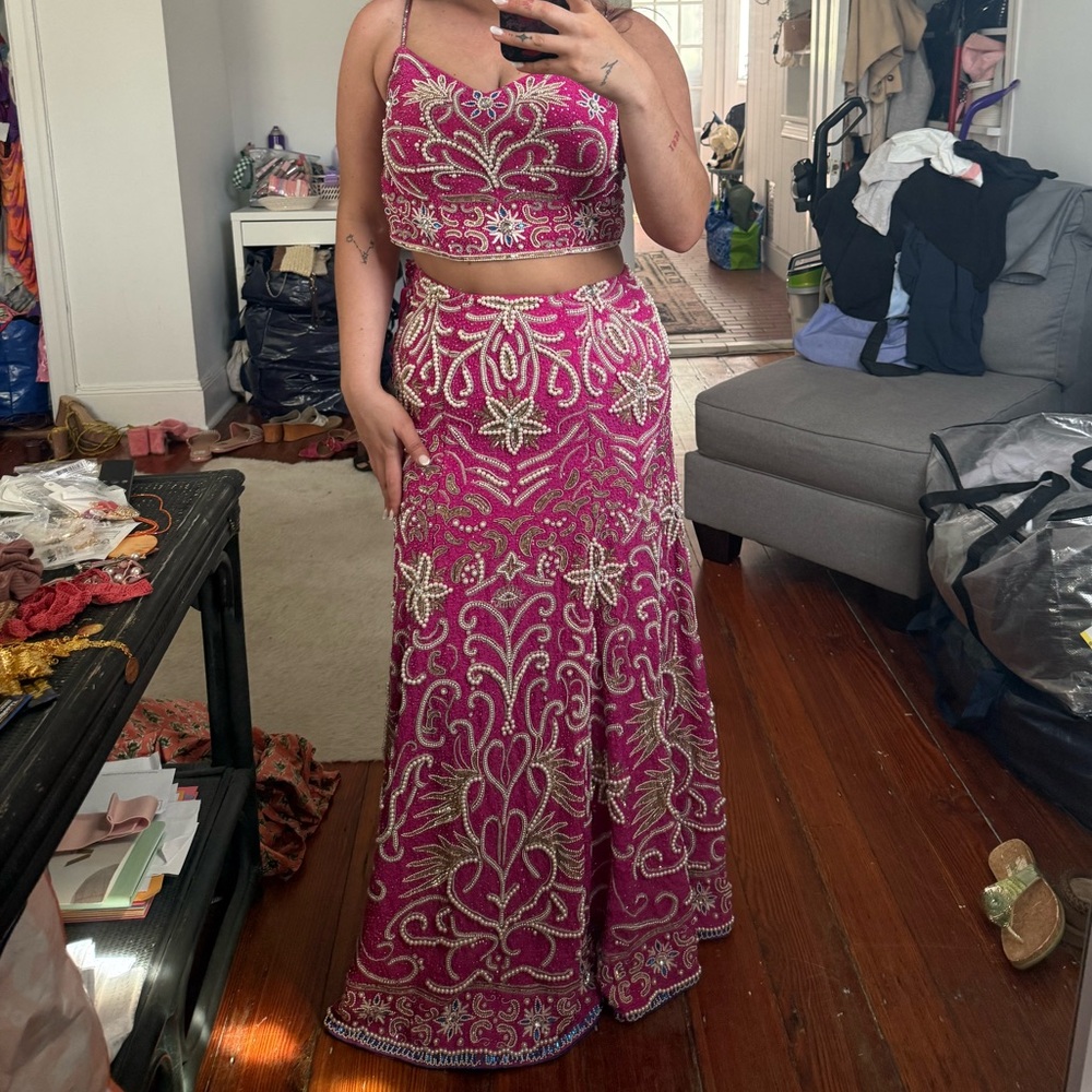 Pink Embroidered Two-Piece Set / Lehenga